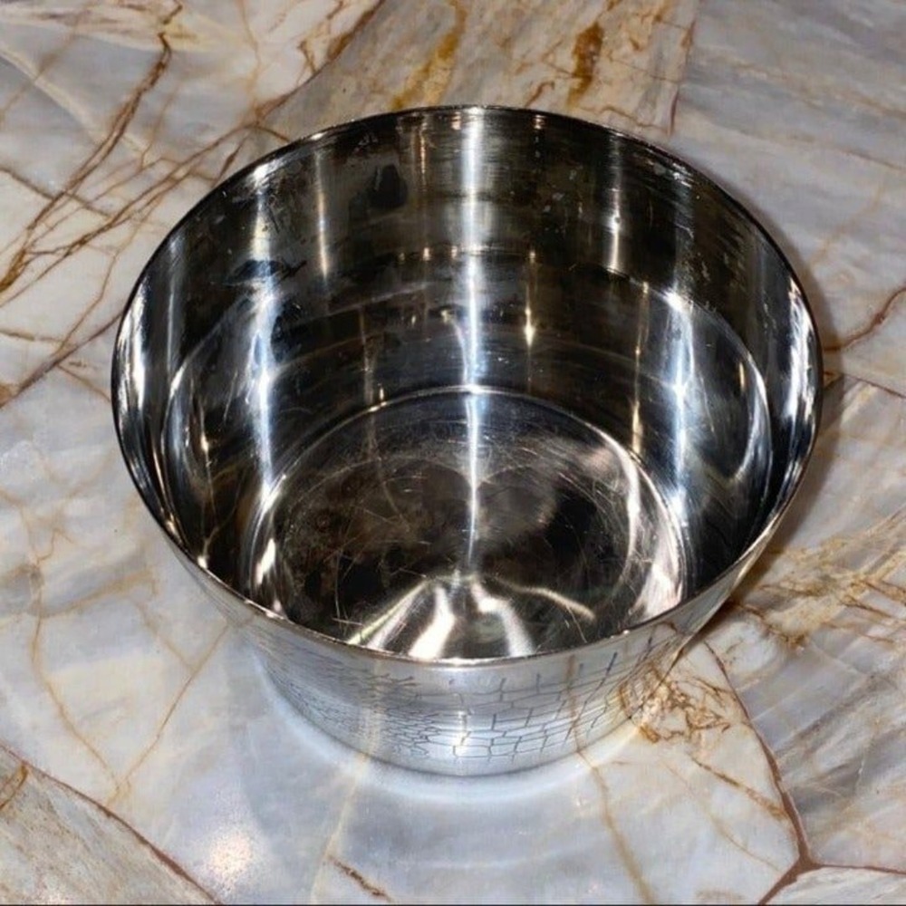 Gorgeous Stylish Modern Silver Metal Dish